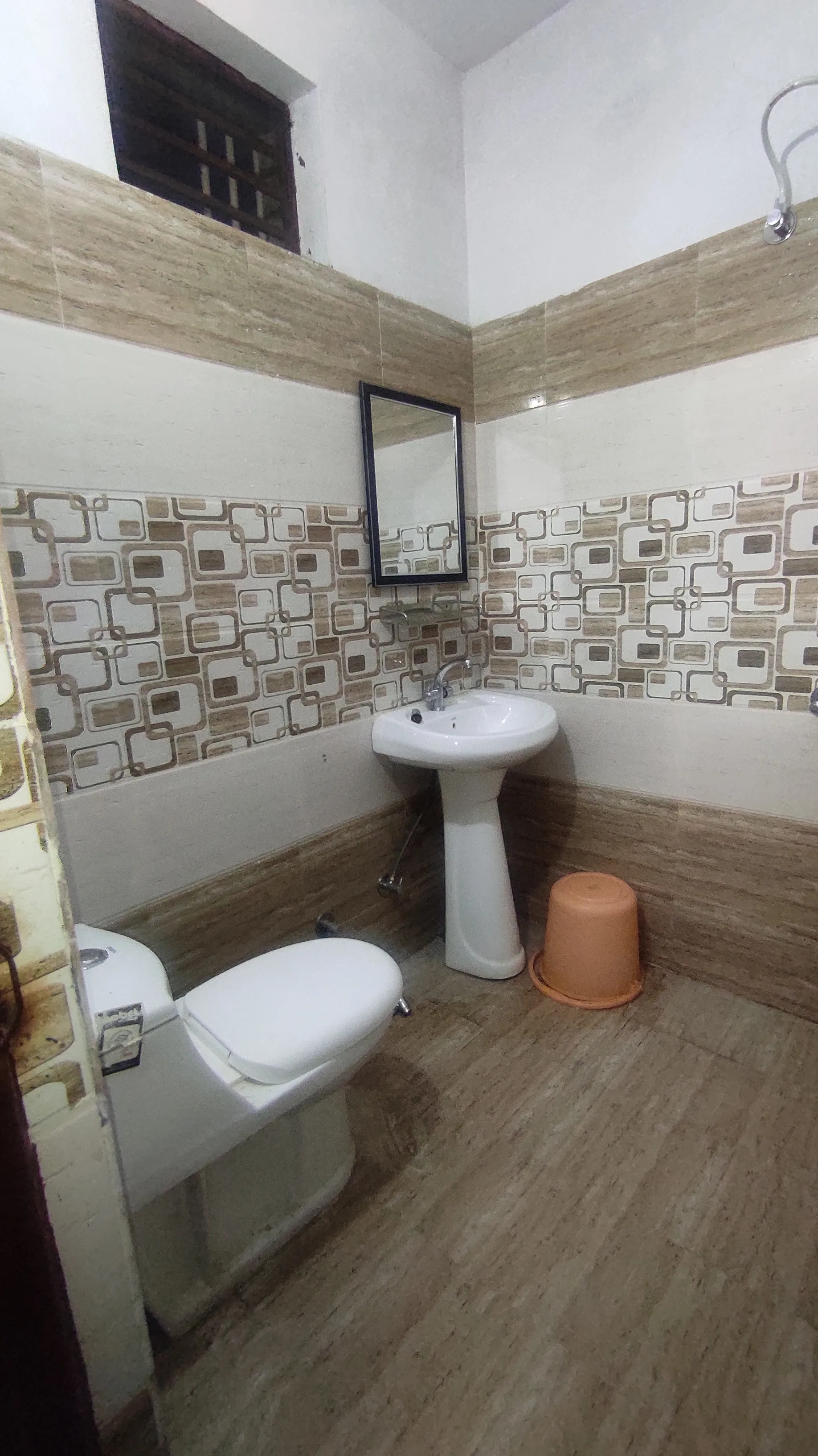 Clean modern bathroom at Daksh Home boys hostel near UPES Kandoli Dehradun